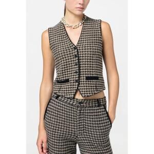 NEW GUEST IN RESIDENCE houndstooth tailored vest in black